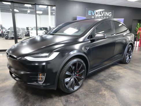 Used 2020 Tesla Model X Long Range image 4