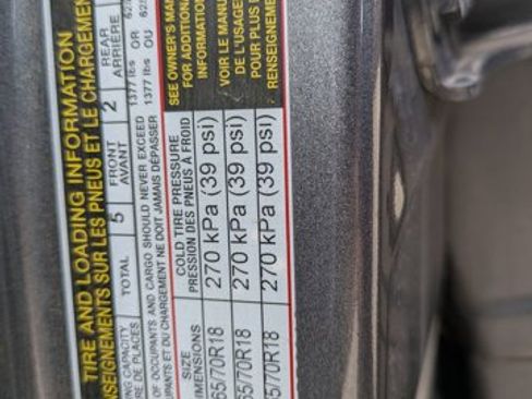 Used 2021 Nissan Titan SV w/ SV Convenience Package image 16