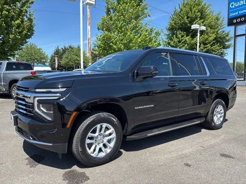 New 2026 Chevrolet Suburban LT w/ Comfort Package AWD/4WD image 1