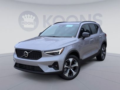 New 2026 Volvo XC40 B5 Plus w/ Protection Package Premier