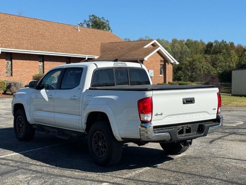 Used 2017 Toyota Tacoma SR5 image 6