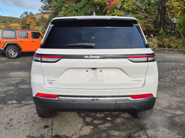 Used 2025 Jeep Grand Cherokee 4WD image 7
