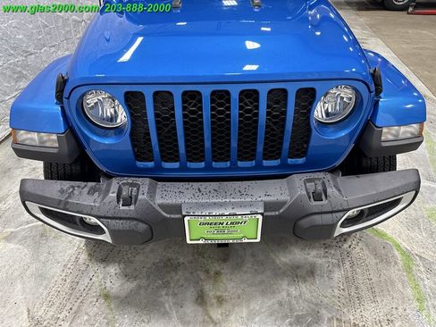 Used 2022 Jeep Gladiator Sport image 18