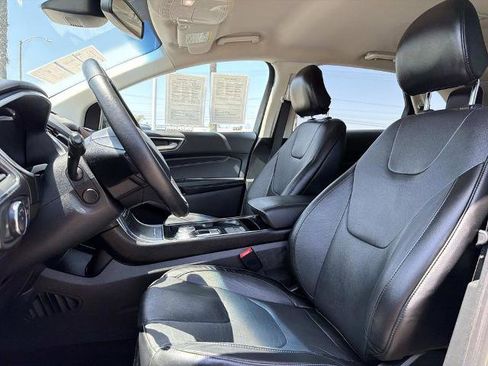 Certified 2019 Ford Edge Titanium FWD image 22