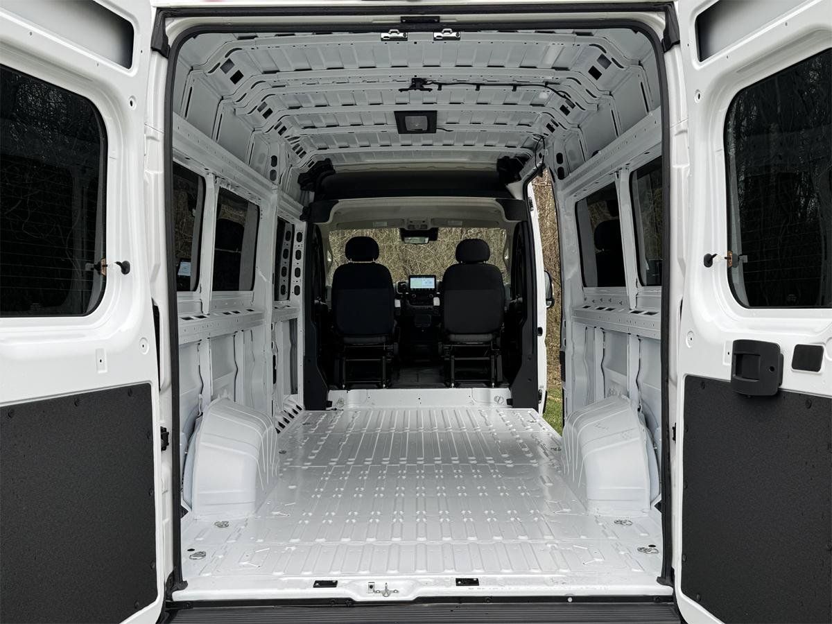 Used 2024 RAM ProMaster 3500 FWD image 3
