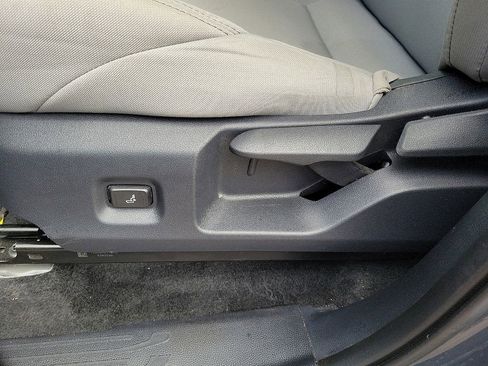 Used 2025 Toyota Tacoma SR5 image 11