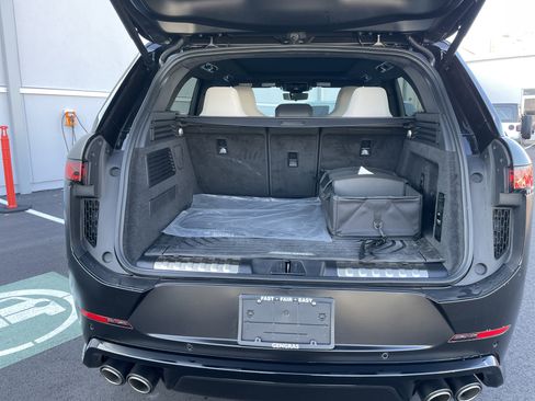 Used 2024 Land Rover Range Rover Sport SV image 24