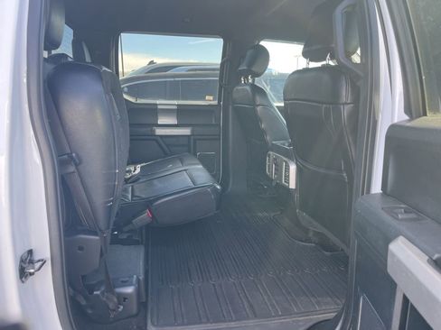 Used 2015 Ford F150 Lariat w/ Equipment Group 502A Luxury AWD/4WD image 3
