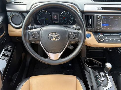 Used 2018 Toyota RAV4 Limited w/ Advanced Technology Package image 13