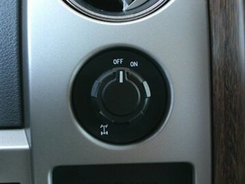 Used 2014 Ford F150 Lariat w/ Lariat Chrome Package image 43