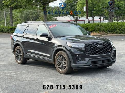 Used 2025 Ford Explorer ST AWD/4WD image 1