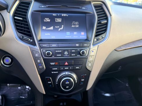 Used 2017 Hyundai Santa Fe Limited image 27