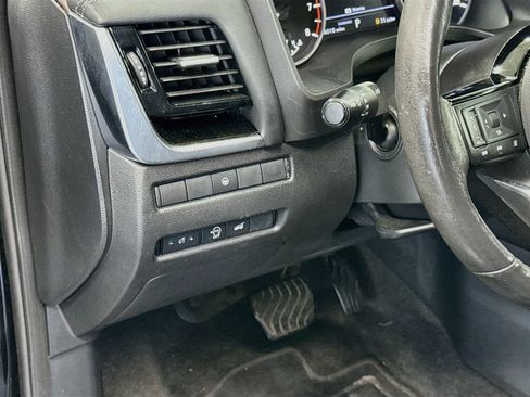 Used 2023 Nissan Rogue SL FWD image 17