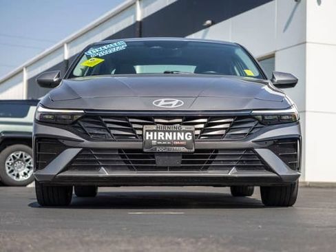 Used 2025 Hyundai Elantra SEL FWD image 43