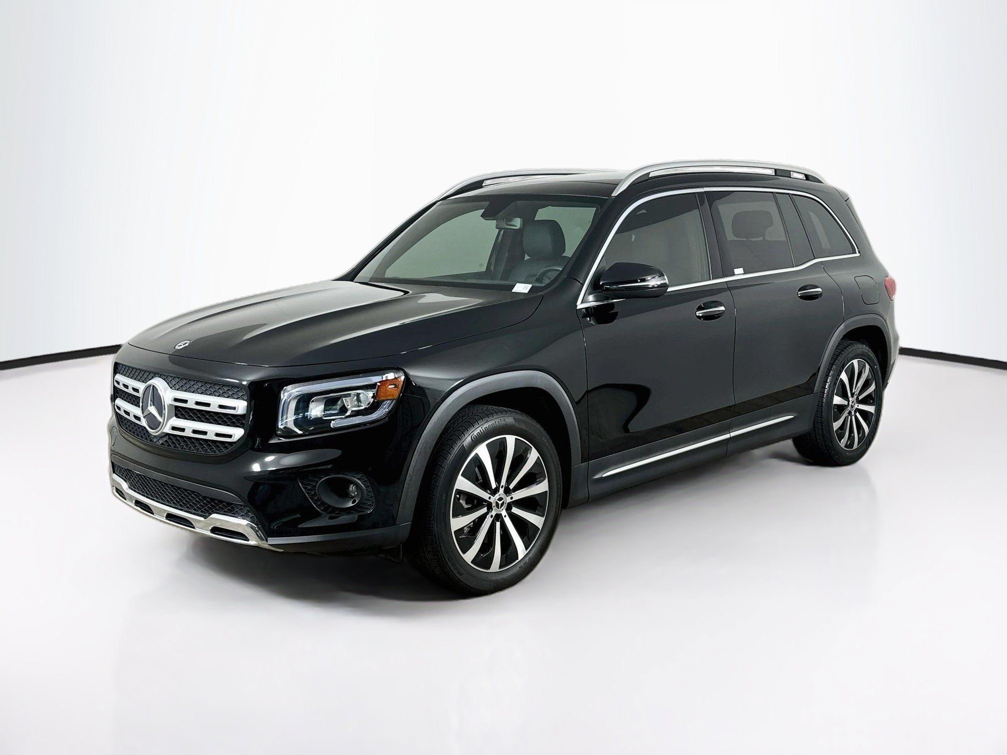 Used 2023 Mercedes-Benz GLB 250 w/ Premium Package image 3