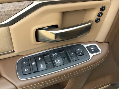 Used 2022 RAM 2500 Limited image 12