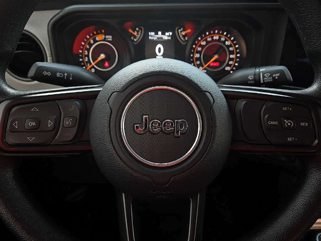 Used 2025 Jeep Wrangler Sport AWD/4WD image 19