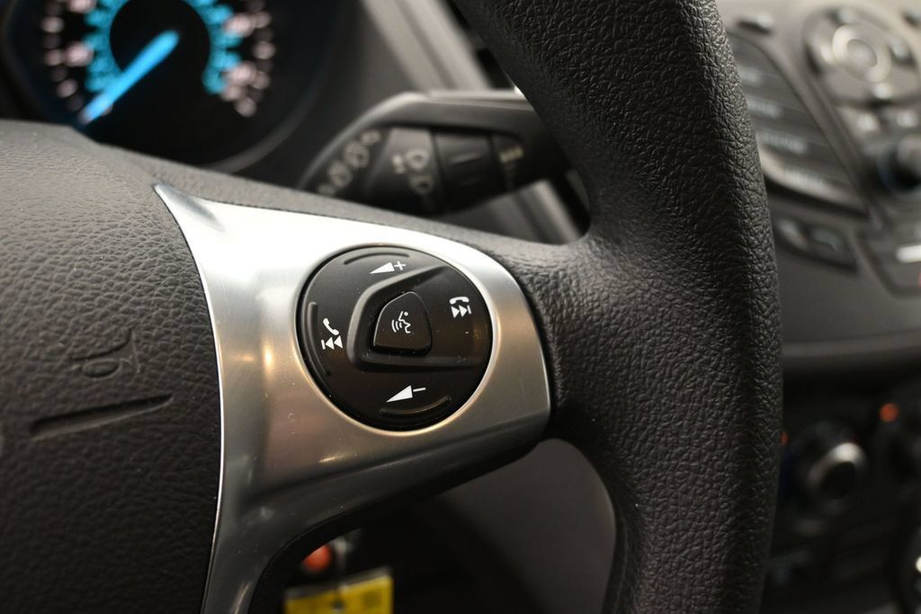 Used 2015 Ford Escape SE FWD image 4