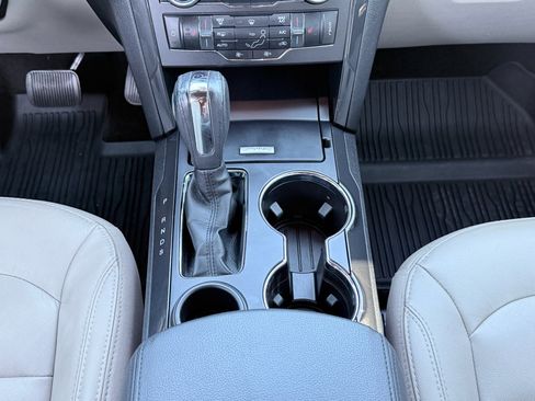 Used 2018 Ford Explorer XLT w/ Equipment Group 202A FWD image 19