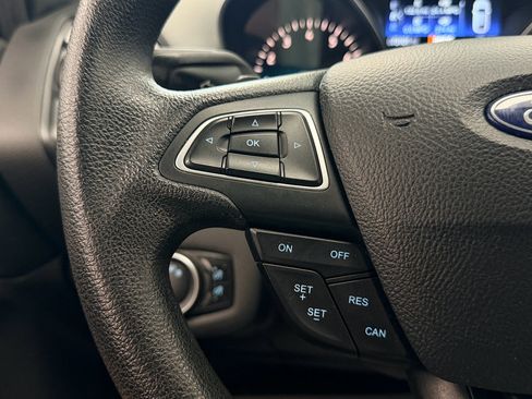 Used 2017 Ford Escape SE image 18