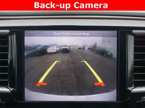 Used 2018 Chrysler Pacifica Touring-L w/ Tire & Wheel Group image 8