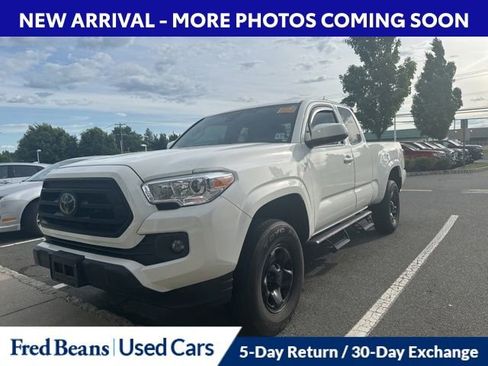 Certified 2022 Toyota Tacoma SR w/ SR Convenience Package AWD/4WD image 7