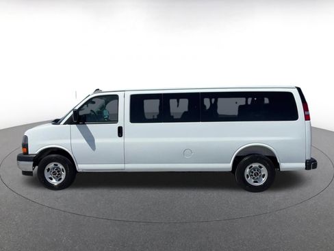 Used 2025 GMC Savana 3500 LT w/ LT Preferred Equipment Group RWD image 9