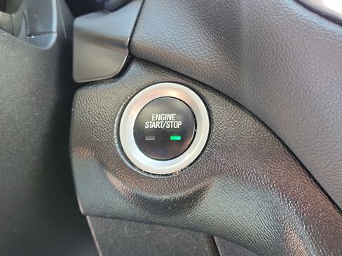 Used 2019 Chevrolet Equinox LT FWD image 28