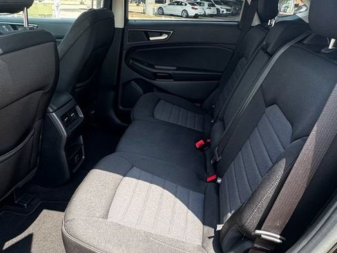 Used 2020 Ford Edge SE FWD image 19