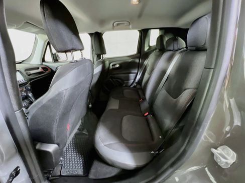 Used 2023 Jeep Renegade Trailhawk AWD/4WD image 23