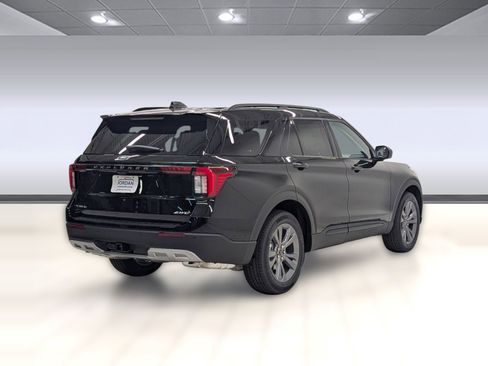 New 2026 Ford Explorer Active w/ Active Comfort Package image 7