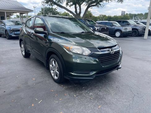 Used 2018 Honda HR-V LX image 8