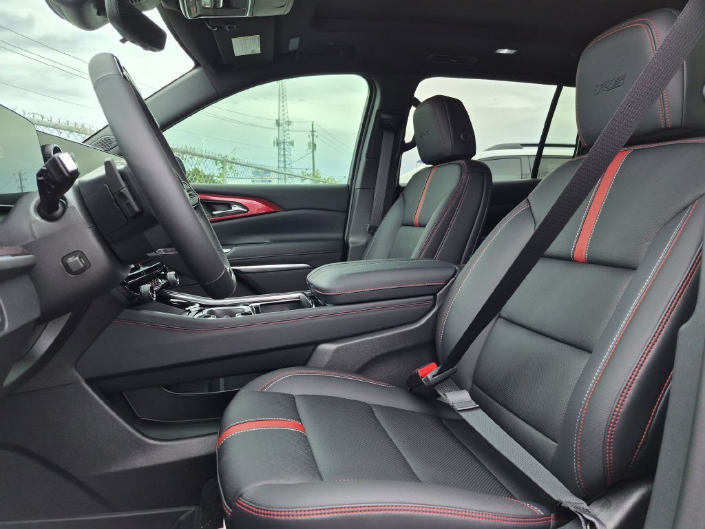 New 2026 Chevrolet Traverse RS w/ LPO, Floor Liner Package FWD image 15