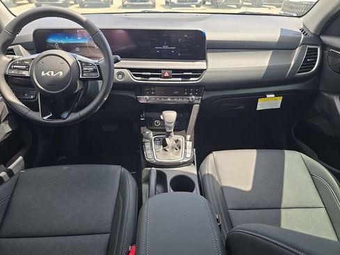 New 2026 Kia Seltos EX FWD image 12