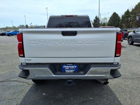 Used 2024 Chevrolet Silverado 2500 LTZ w/ LTZ Convenience Package AWD/4WD image 4