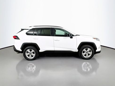 Used 2021 Toyota RAV4 LE image 6
