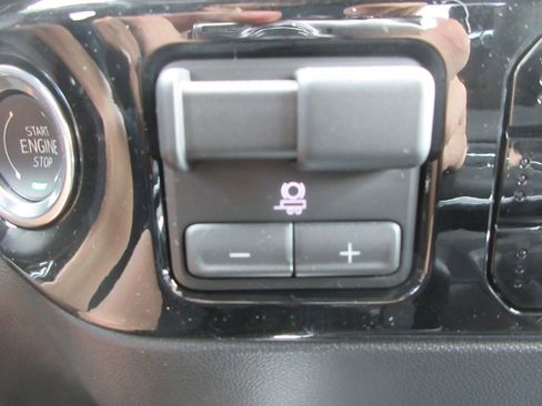 New 2026 GMC Sierra 1500 SLT image 19