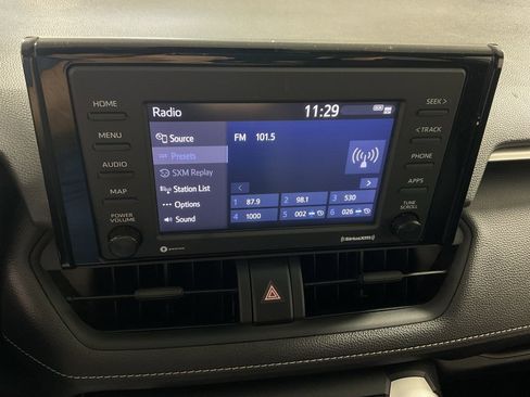 Used 2021 Toyota RAV4 LE image 19