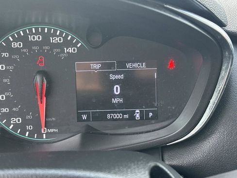 Used 2020 Chevrolet Trax LT w/ LT Convenience Package image 22