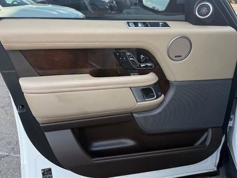 Used 2019 Land Rover Range Rover HSE image 4