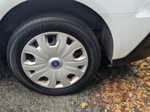 Used 2020 Ford Transit Connect XLT image 10