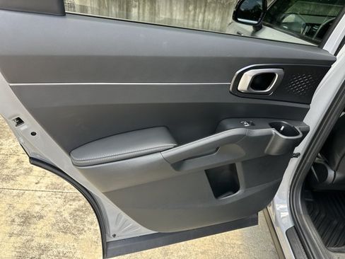Used 2025 Kia Sorento EX w/ Panoramic Sunroof Package AWD/4WD image 27