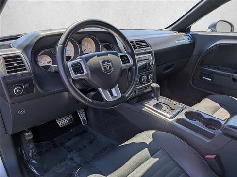Used 2011 Dodge Challenger RWD image 10