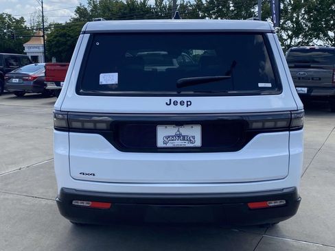 New 2026 Jeep Grand Wagoneer L Limited AWD/4WD image 6