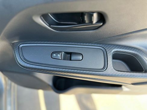 Used 2025 Nissan Versa S w/ Trunk Package image 29