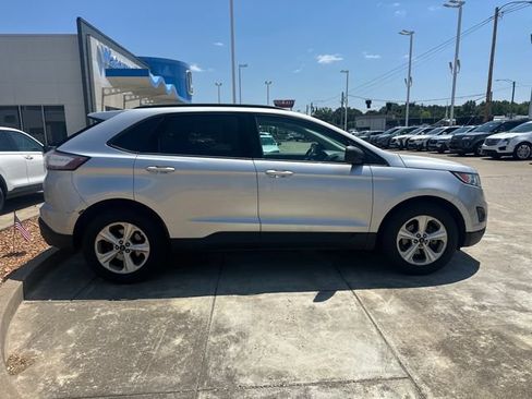 Used 2018 Ford Edge SE FWD image 6