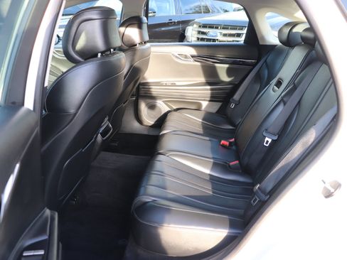 Used 2023 Genesis G80 2.5T image 12