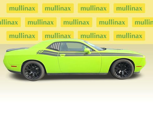 Used 2015 Dodge Challenger R/T RWD image 2