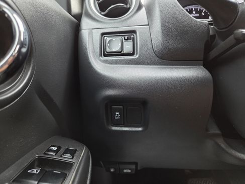 Used 2017 Nissan Versa SV image 32