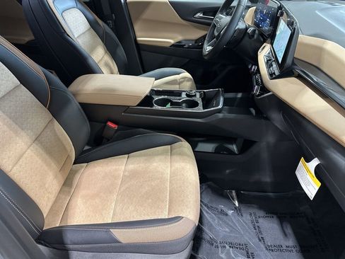 Used 2026 Chevrolet Equinox ACTIV w/ Convenience Package III AWD/4WD image 18